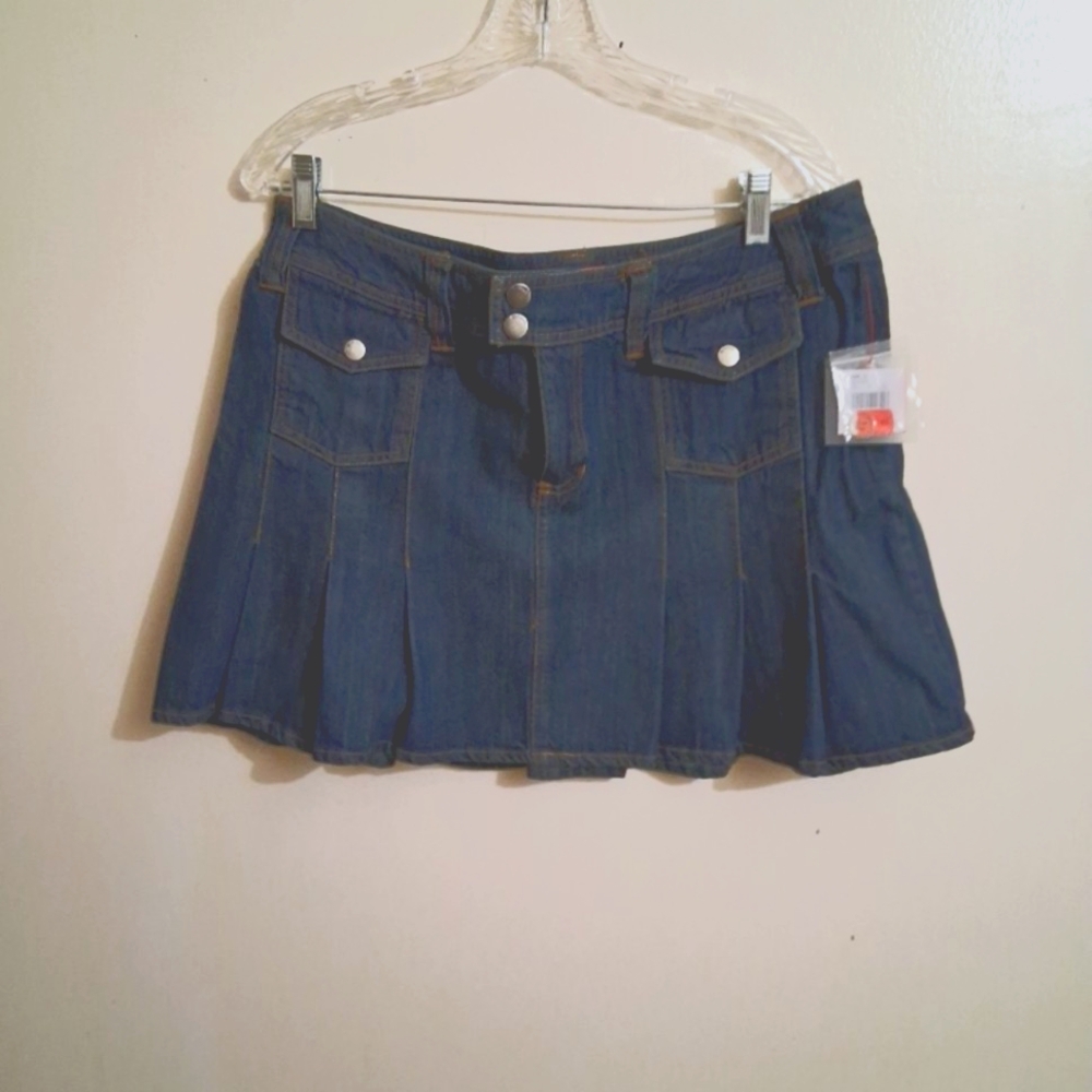 NWT Mossssue Denim Mini Skirt W/ Pockets In The Front and Pleated Sz 13  Juniors